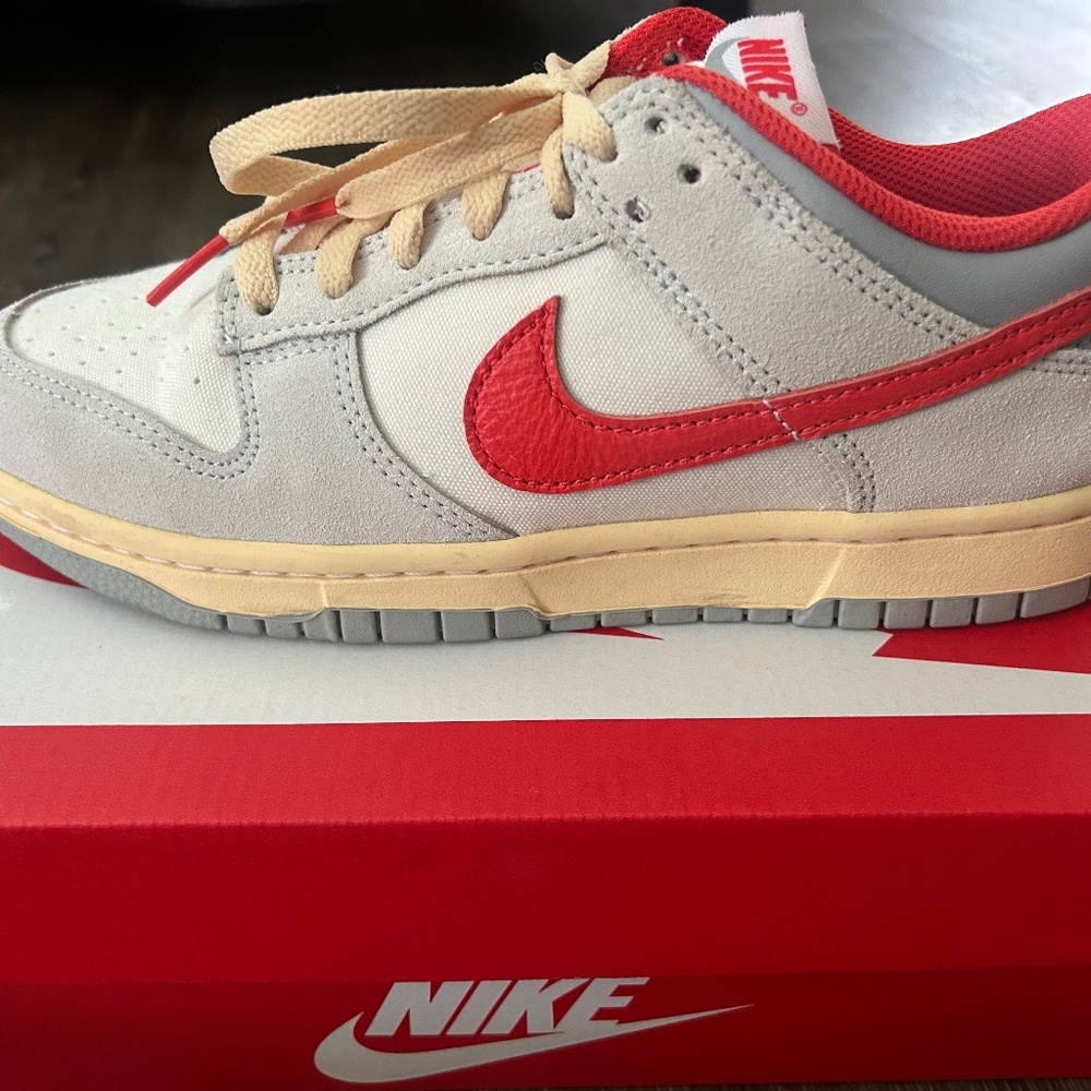 Nike Dunk Low size 6Y